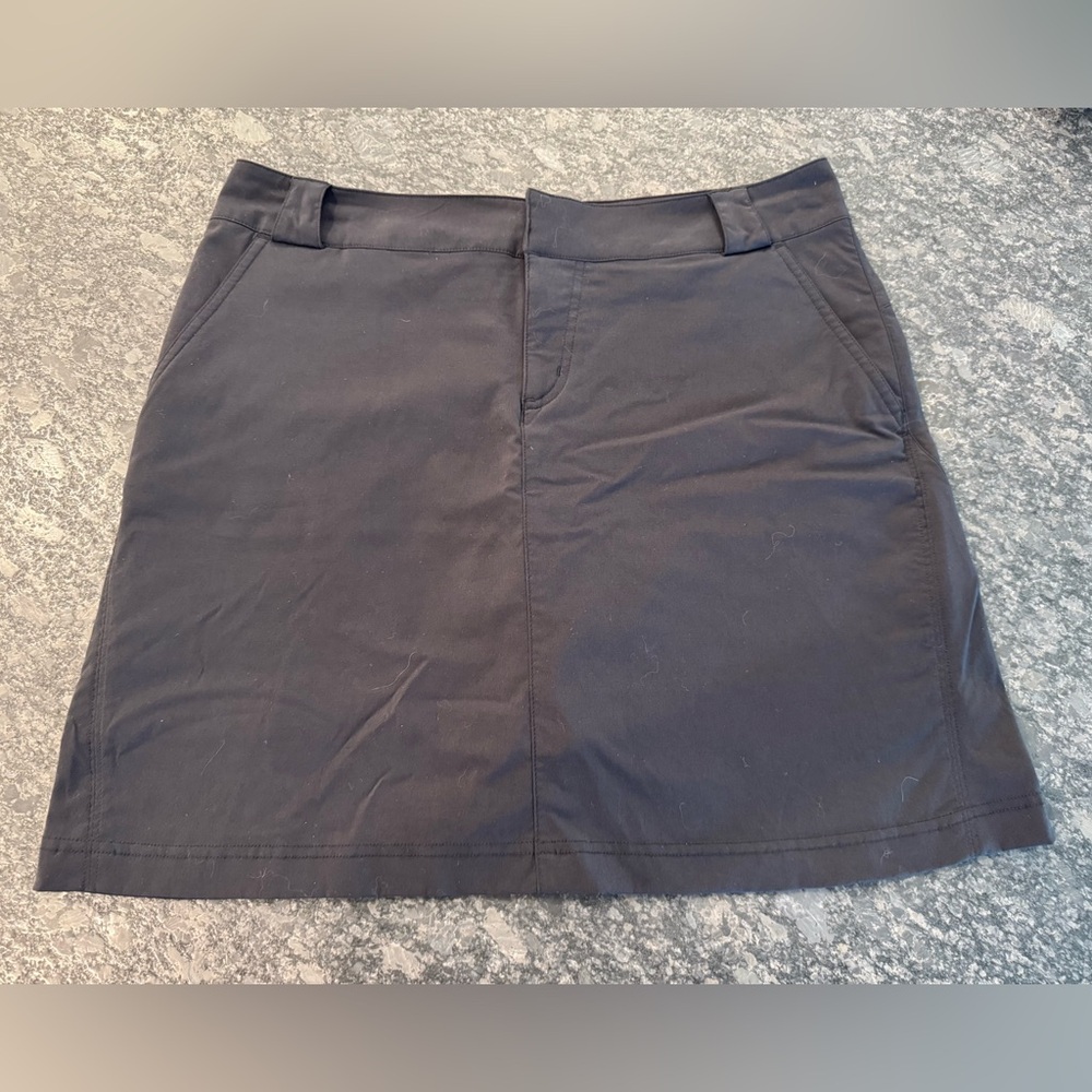 Columbia Women's Black Skorts Like New